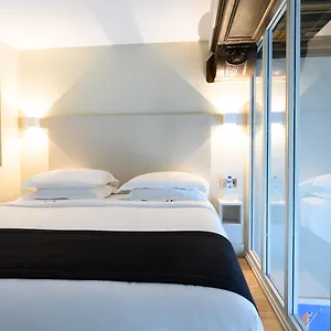 **** Otel Helzear Etoile Fransa