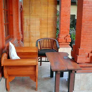 https://yumi-house.ubudhotelsnow.com